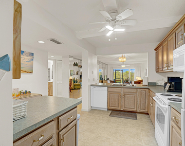 10200 S Ocean Drive - Photo Thumbnail 7