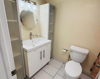 4240 Nw 21st Street - Photo Thumbnail 11