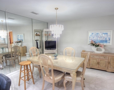 270 Bella Vista Court N - Photo Thumbnail 16