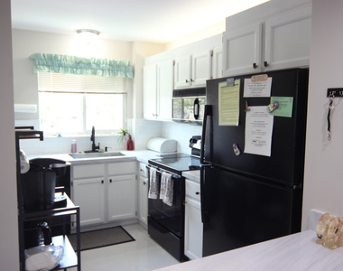 270 Bella Vista Court N - Photo Thumbnail 9