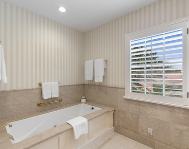 1554 N Ocean Way - Photo Thumbnail 14