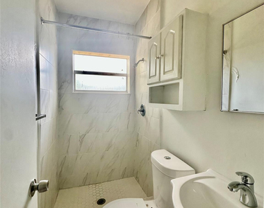 424 Nw 15th Terrace - Photo Thumbnail 3