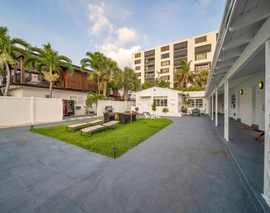 2307 N Ocean Boulevard - Photo Thumbnail 6