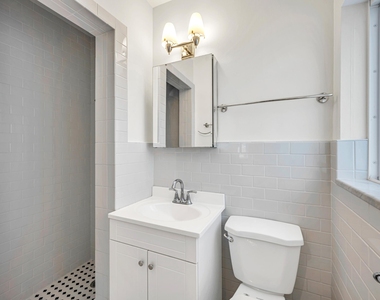 606 N Victoria Park Road N - Photo Thumbnail 18