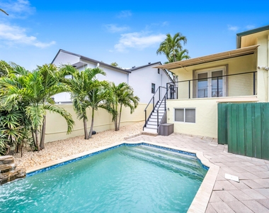 606 N Victoria Park Road N - Photo Thumbnail 19