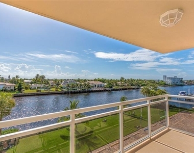 1160 Hillsboro Mile - Photo Thumbnail 1