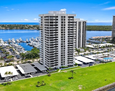 123 Lakeshore Drive - Photo Thumbnail 21