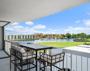 123 Lakeshore Drive - Photo Thumbnail 19
