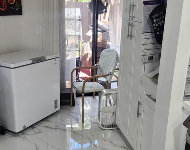 532 Briarwood Circle - Photo Thumbnail 7