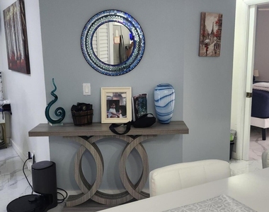 532 Briarwood Circle - Photo Thumbnail 8