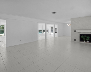 2608 Ne 12th Street - Photo Thumbnail 8