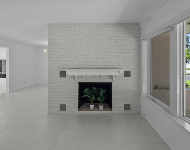 2608 Ne 12th Street - Photo Thumbnail 6