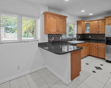 2608 Ne 12th Street - Photo Thumbnail 17