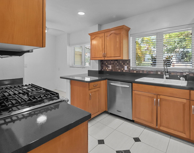 2608 Ne 12th Street - Photo Thumbnail 14