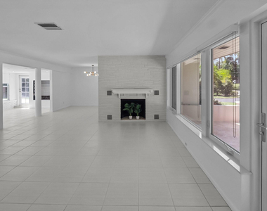 2608 Ne 12th Street - Photo Thumbnail 5