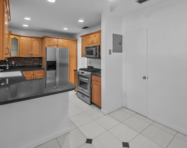 2608 Ne 12th Street - Photo Thumbnail 19
