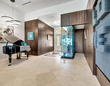 186 Golf Village Boulevard - Photo Thumbnail 6