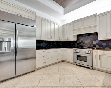 186 Golf Village Boulevard - Photo Thumbnail 19