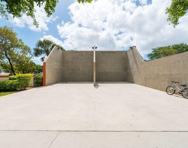 65 Centennial Court - Photo Thumbnail 49