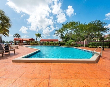 65 Centennial Court - Photo Thumbnail 33