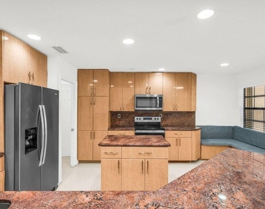 65 Centennial Court - Photo Thumbnail 3