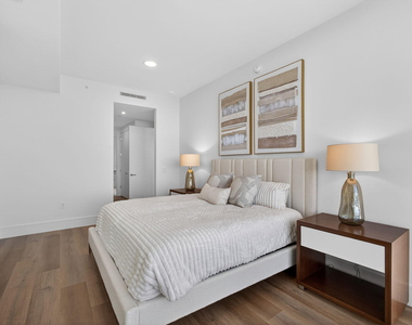 220 Lake Shore Drive - Photo Thumbnail 18