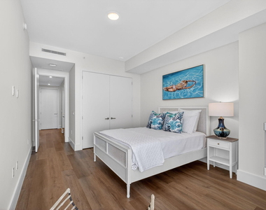 220 Lake Shore Drive - Photo Thumbnail 24