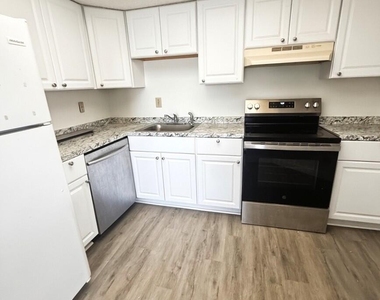 1516 Se Royal Green Circle - Photo Thumbnail 1