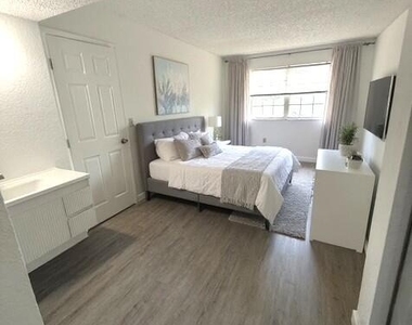 1516 Se Royal Green Circle - Photo Thumbnail 5