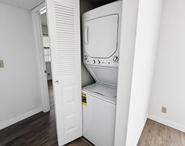 1516 Se Royal Green Circle - Photo Thumbnail 7