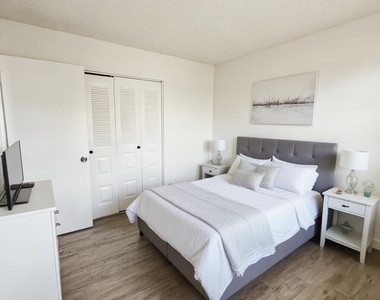 1516 Se Royal Green Circle - Photo Thumbnail 11