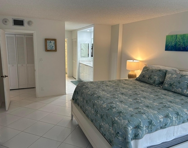 5100 N Ocean Boulevard - Photo Thumbnail 1
