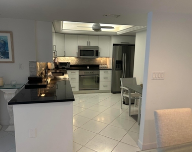 5100 N Ocean Boulevard - Photo Thumbnail 4