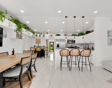 1433 Ne 53rd Court - Photo Thumbnail 1