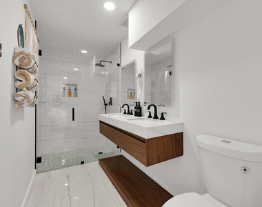 1433 Ne 53rd Court - Photo Thumbnail 10
