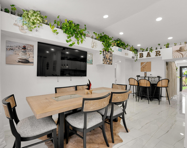 1433 Ne 53rd Court - Photo Thumbnail 6