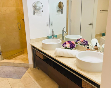 16275 Collins Avenue - Photo Thumbnail 13