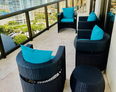 16275 Collins Avenue - Photo Thumbnail 6