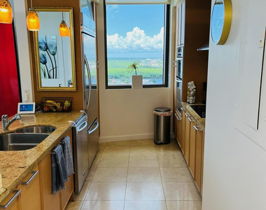 16275 Collins Avenue - Photo Thumbnail 8