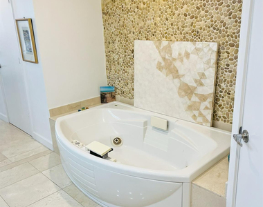 16275 Collins Avenue - Photo Thumbnail 12