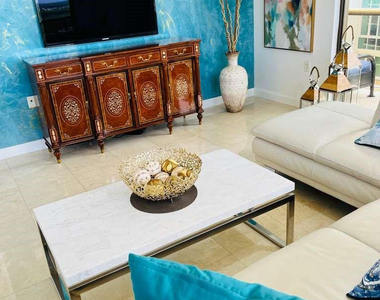 16275 Collins Avenue - Photo Thumbnail 5