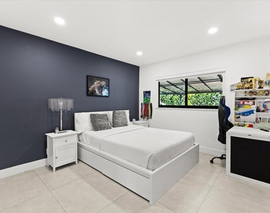 1049 W Palmetto Park Road - Photo Thumbnail 20