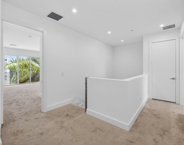 1044 Ne 18th Avenue - Photo Thumbnail 21