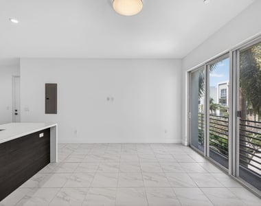 1044 Ne 18th Avenue - Photo Thumbnail 14