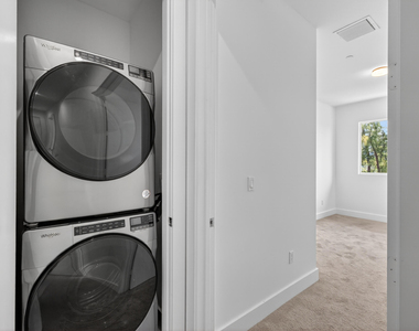 1044 Ne 18th Avenue - Photo Thumbnail 19