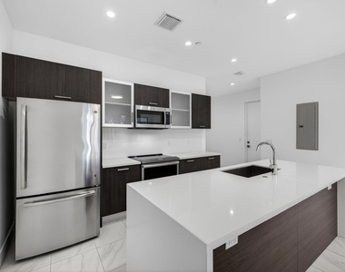 1044 Ne 18th Avenue - Photo Thumbnail 15
