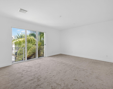 1044 Ne 18th Avenue - Photo Thumbnail 23