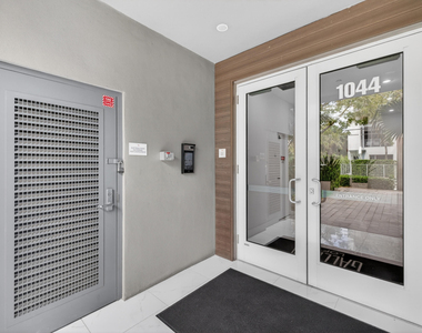 1044 Ne 18th Avenue - Photo Thumbnail 1