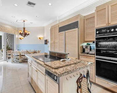 2540 Fairway Island Drive - Photo Thumbnail 14
