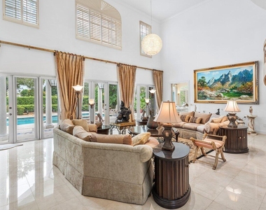 2540 Fairway Island Drive - Photo Thumbnail 7